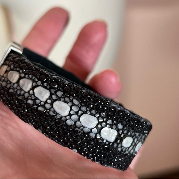 Hand Crafted Black White Sting Ray Leather Bracelet